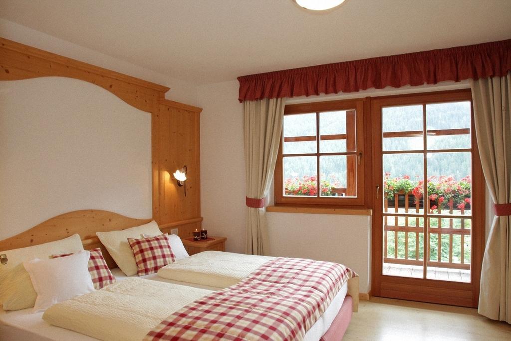 Dolomites Apartments Ciasa Vally サン・カッシアーノ エクステリア 写真